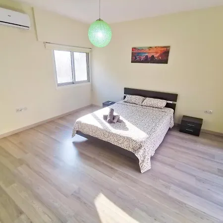 Beach-a-holic Apartment, 2 Min Distance From Marina Διαμέρισμα *